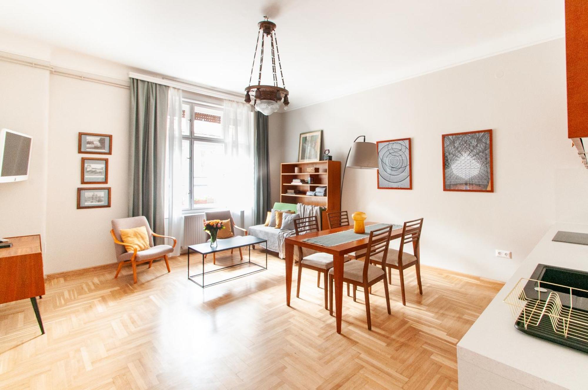 Spacious Family Suite Along River Side, In The Heart Of Buda Budapeste Exterior foto