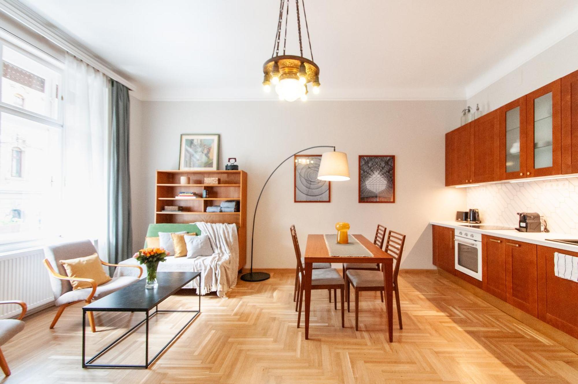 Spacious Family Suite Along River Side, In The Heart Of Buda Budapeste Exterior foto