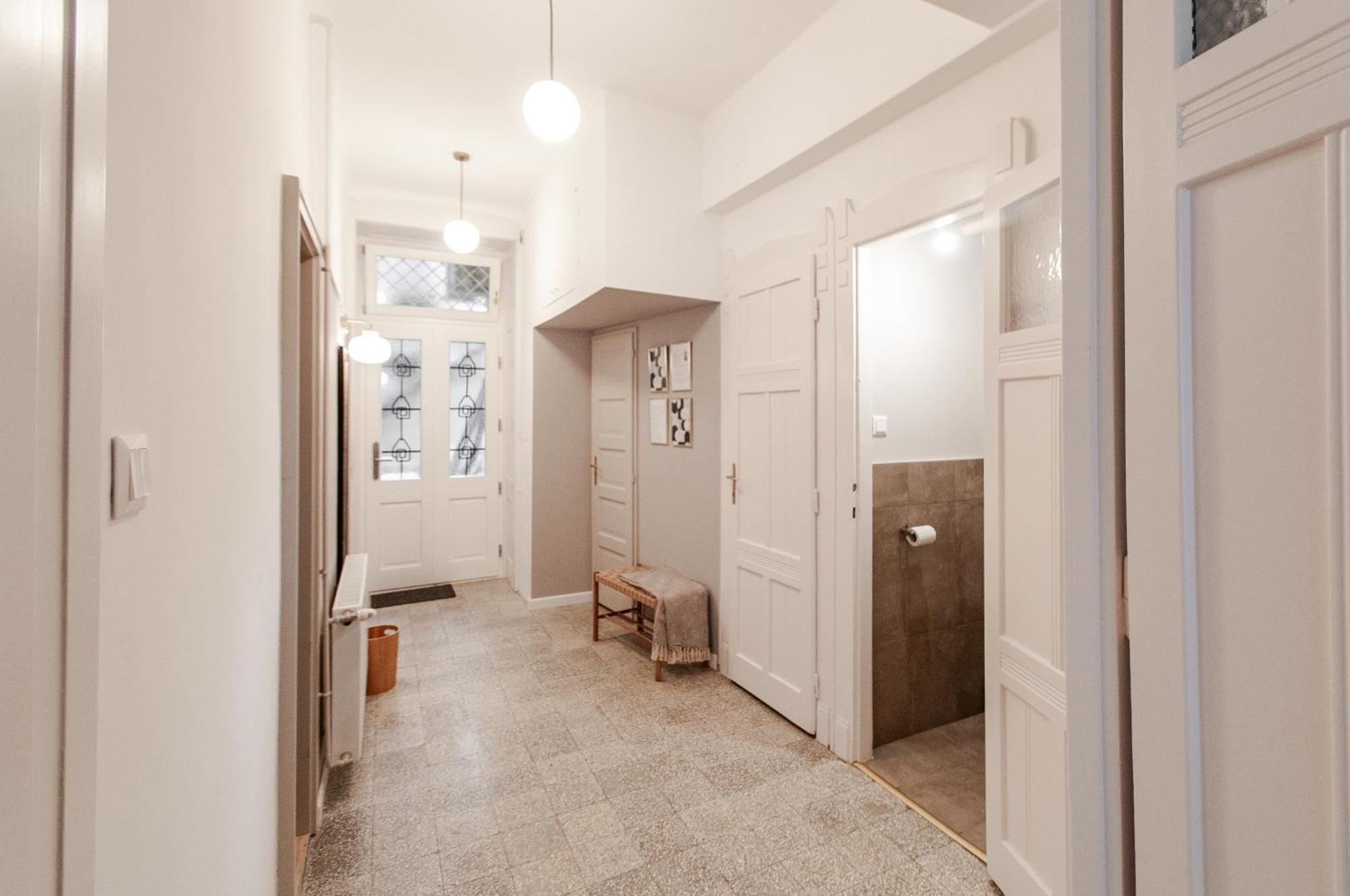 Spacious Family Suite Along River Side, In The Heart Of Buda Budapeste Exterior foto